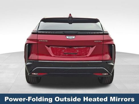 Used 2024 Cadillac Lyriq Luxury AWD/4WD image 6