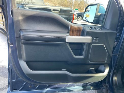 Used 2019 Ford F150 Lariat image 23