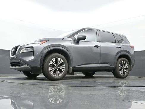 Used 2023 Nissan Rogue SV image 12