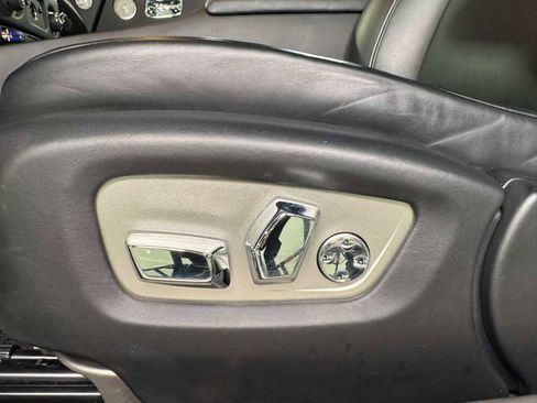 Used 2019 Rolls-Royce Dawn image 39