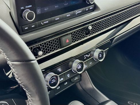 Used 2025 Honda Civic Sport image 9