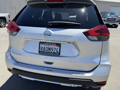 Used 2017 Nissan Rogue SL FWD image 9