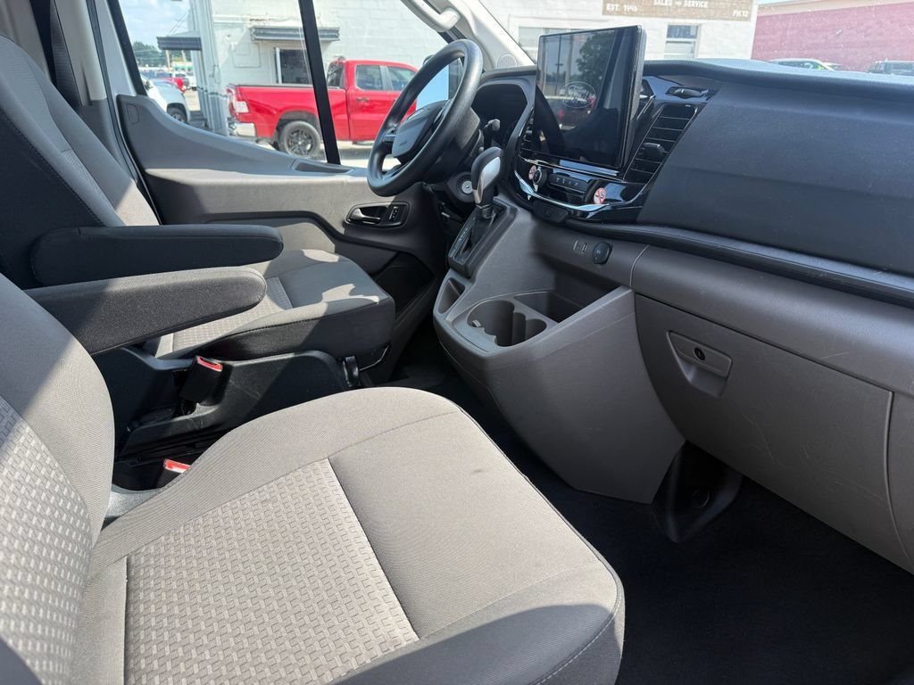 Used 2024 Ford Transit 350 XLT RWD image 5
