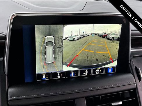 Used 2024 Chevrolet Suburban Z71 w/ Luxury Package image 14