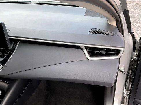 Used 2024 Toyota Corolla LE image 23