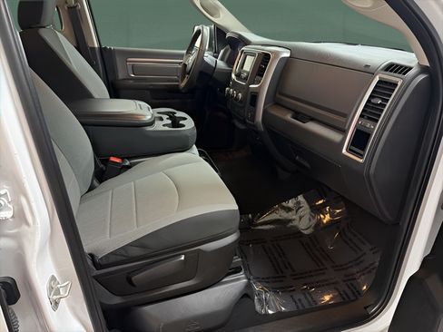 Used 2023 RAM 1500 Classic SLT AWD/4WD image 16
