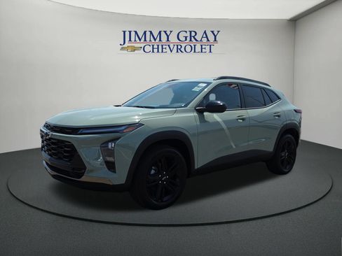 New 2026 Chevrolet Trax ACTIV w/ Driver Confidence Package FWD image 1