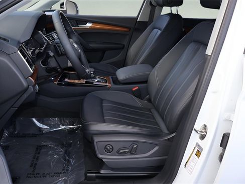 Used 2023 Audi Q5 2.0T Premium w/ Convenience Package image 12