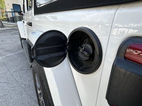 Certified 2024 Jeep Wrangler Sahara image 42