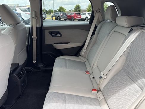 Certified 2023 Nissan Rogue SV FWD image 6