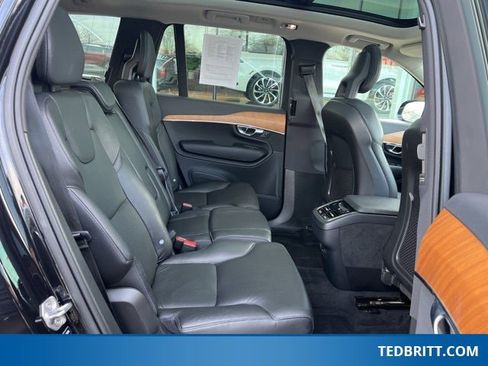 Used 2021 Volvo XC90 T6 Momentum w/ Advanced Package image 19