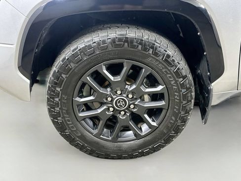 Used 2023 Toyota Tundra Platinum AWD/4WD image 8