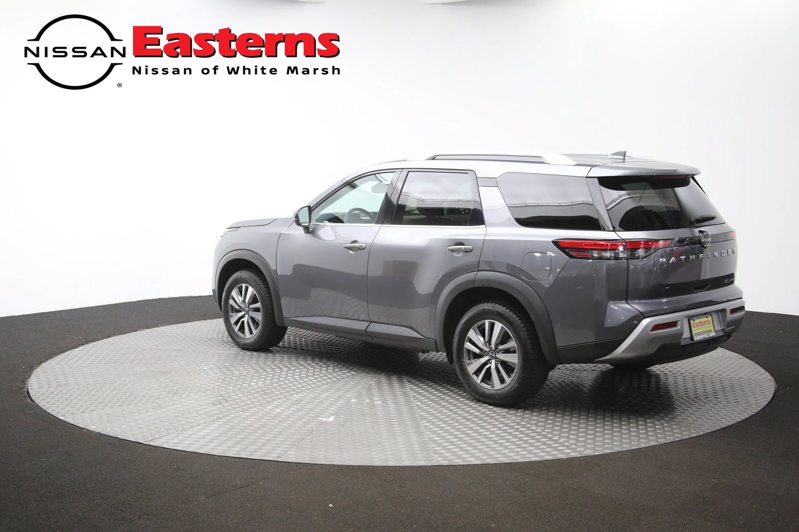 Used 2022 Nissan Pathfinder SL AWD/4WD image 64