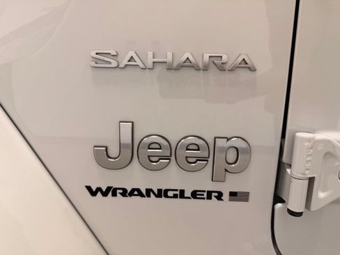 Used 2024 Jeep Wrangler Unlimited Sahara AWD/4WD image 14
