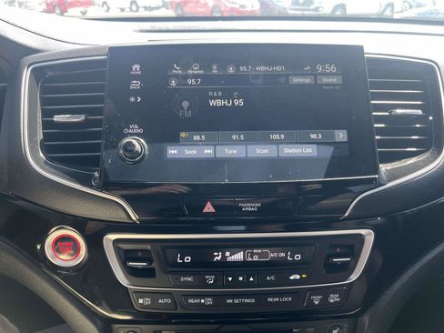 Used 2021 Honda Pilot Black Edition image 18