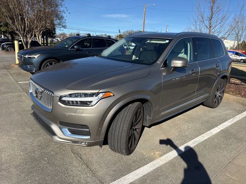 Used 2022 Volvo XC90 T6 Inscription w/ Advanced Package image 4