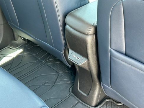 Used 2023 Chevrolet Bolt EUV Premier FWD image 45