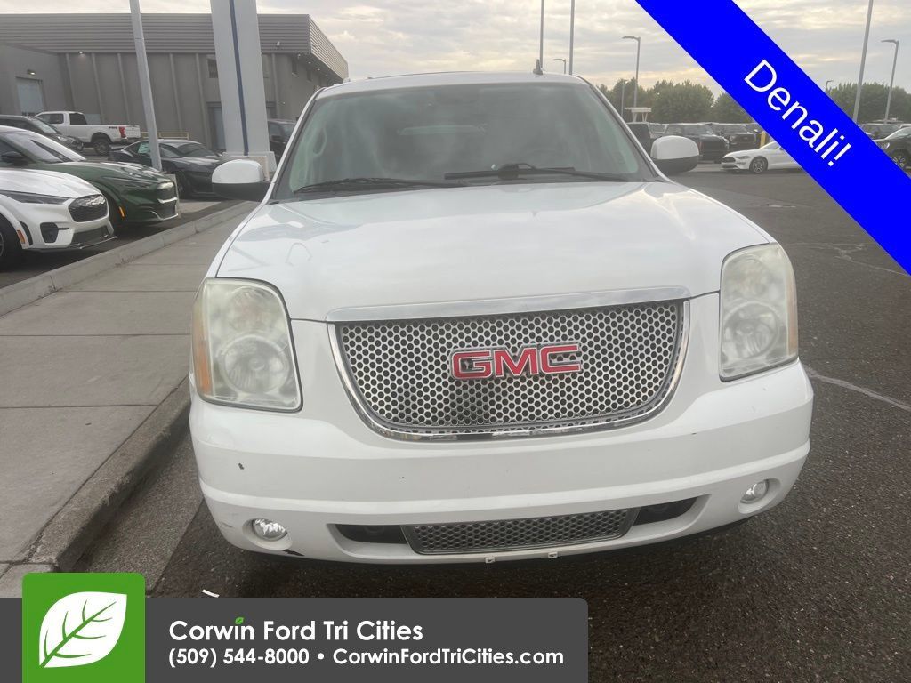 Used 2012 GMC Yukon Denali AWD/4WD image 3