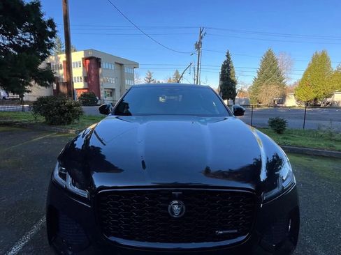 Used 2024 Jaguar F-PACE R-Dynamic S image 3