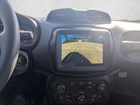 Used 2022 Jeep Renegade Latitude AWD/4WD image 13
