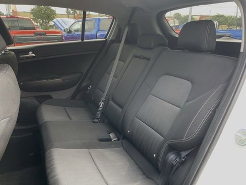 Used 2021 Kia Sportage LX image 10