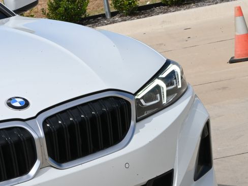 Used 2024 BMW 330i Sedan w/ Convenience Package image 10