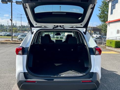 Certified 2023 Toyota RAV4 LE AWD/4WD image 26