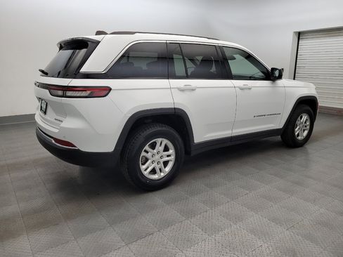 Used 2024 Jeep Grand Cherokee Laredo RWD image 10
