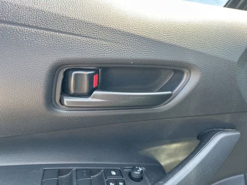 Used 2025 Toyota Corolla LE FWD image 12