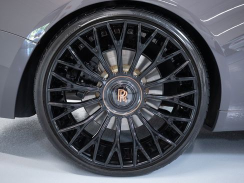 Used 2018 Rolls-Royce Wraith RWD image 11