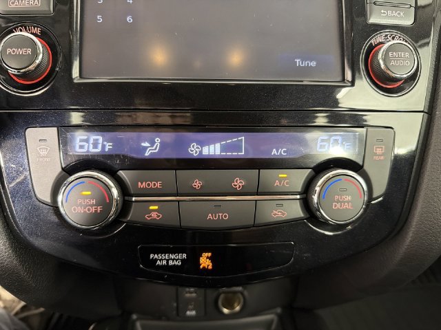 Used 2016 Nissan Rogue SL w/ SL Premium Package AWD/4WD image 23