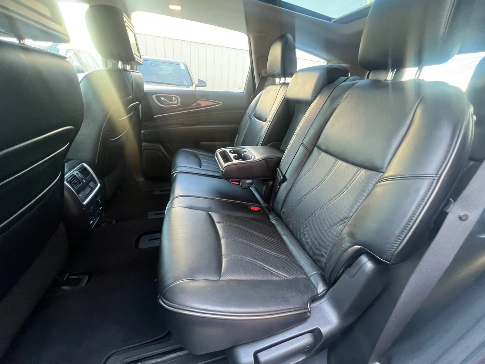 Used 2014 INFINITI QX60 Luxe w/ Deluxe Touring Package AWD/4WD image 32