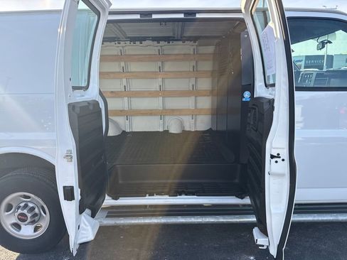 Used 2024 GMC Savana 2500 w/ Driver Convenience Package image 18