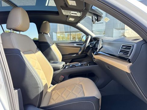 New 2026 Volkswagen Atlas Cross Sport SE image 21