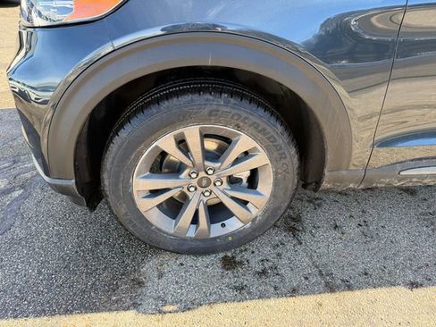 Used 2022 Ford Explorer XLT w/ Equipment Group 202A image 24