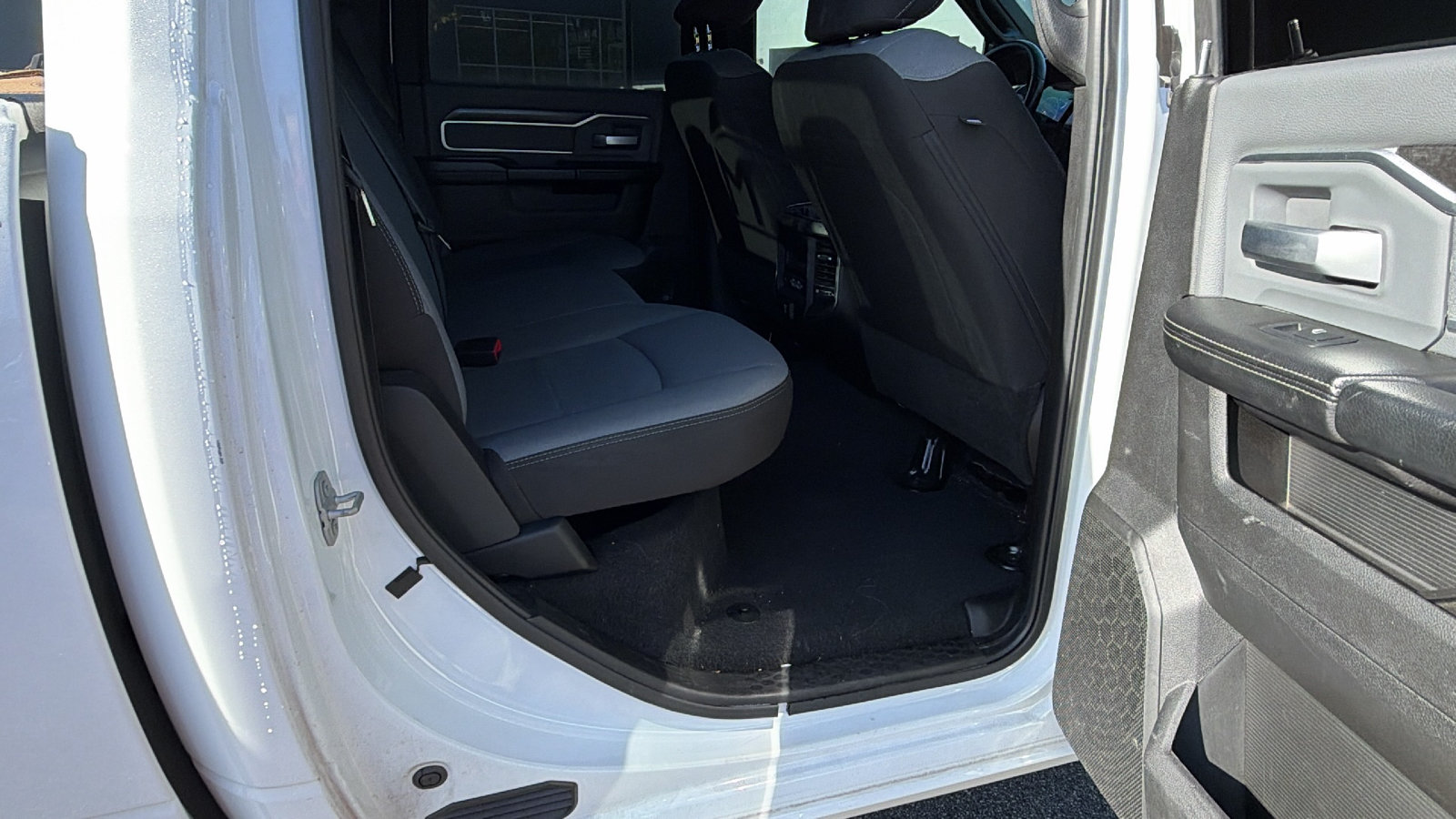 Used 2022 RAM 2500 Big Horn AWD/4WD image 20