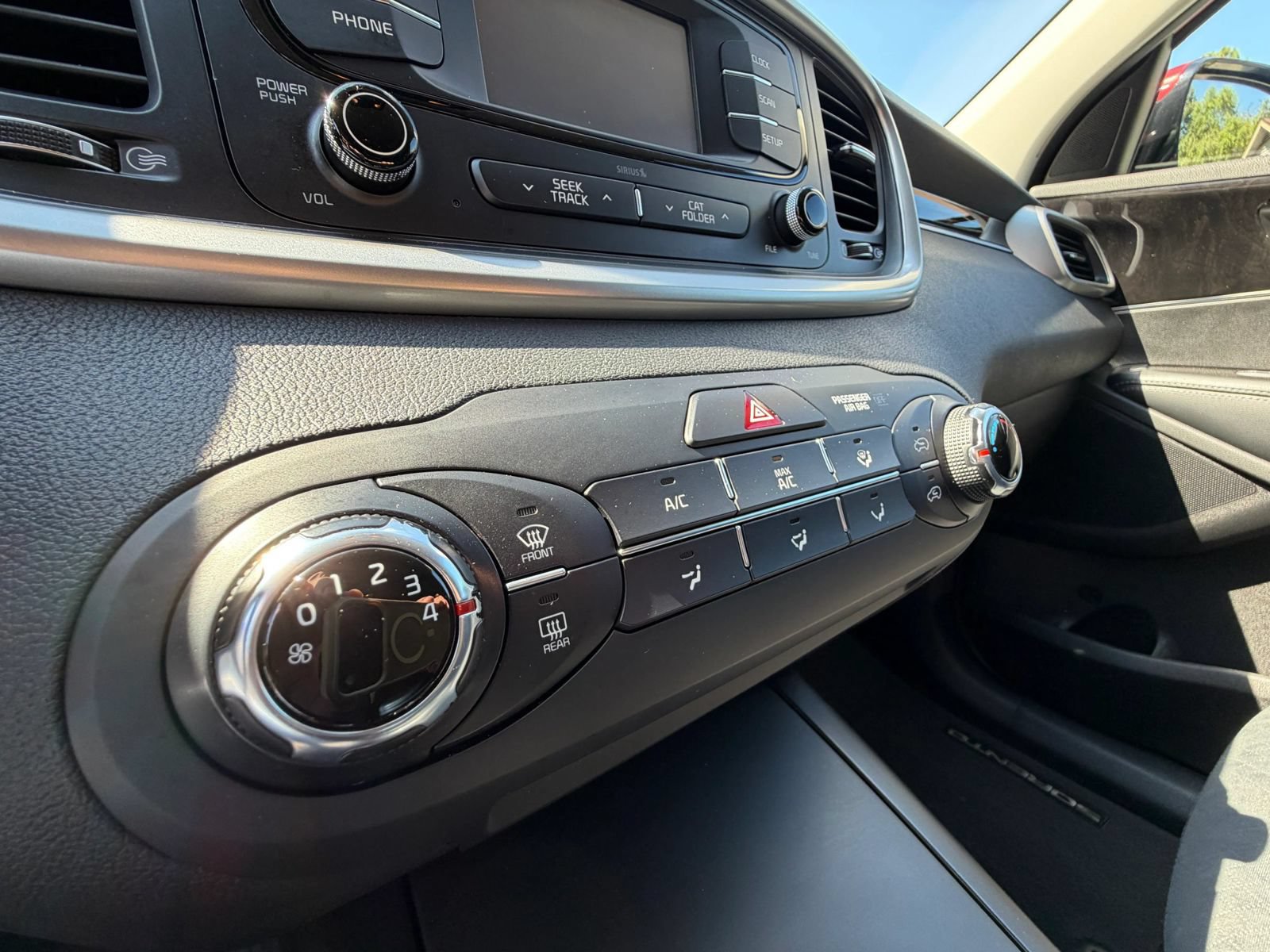 Used 2017 Kia Sorento FWD image 16