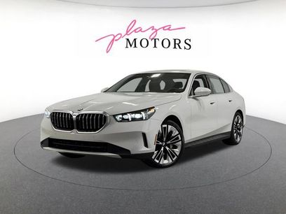 New 2026 BMW 530i xDrive w/ Premium Package