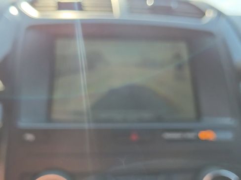 Used 2018 Ford Explorer XLT w/ Equipment Group 202A FWD image 15