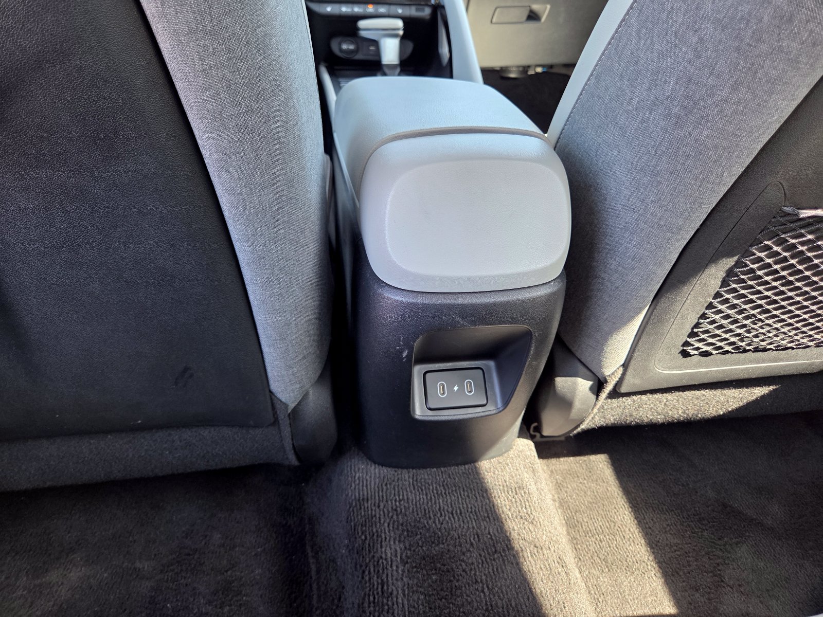 Used 2024 Hyundai Elantra Limited FWD image 19