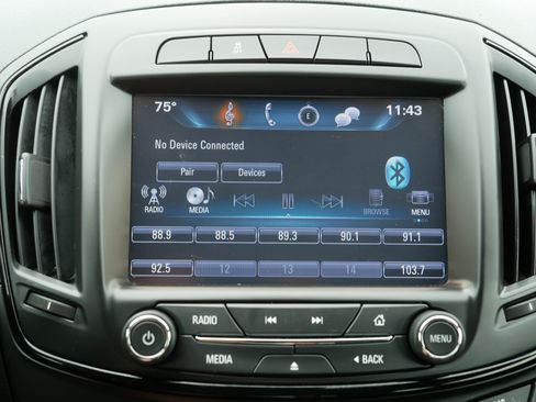 Used 2017 Buick Regal FWD image 22