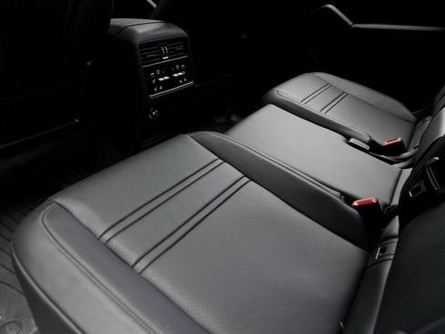 Certified 2025 Porsche Cayenne Coupe image 24