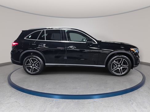Used 2026 Mercedes-Benz GLC 300 4MATIC image 5