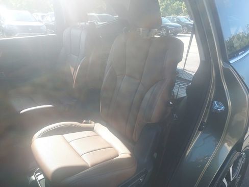 Used 2023 Subaru Ascent Touring AWD/4WD image 34