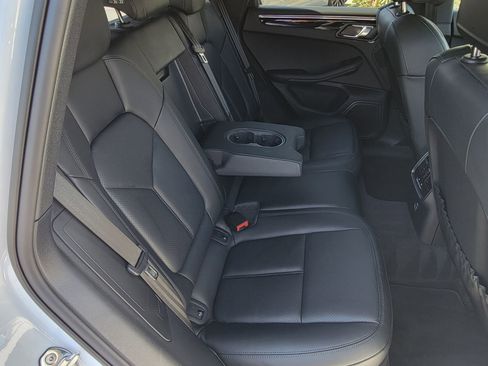 Used 2025 Porsche Macan image 31