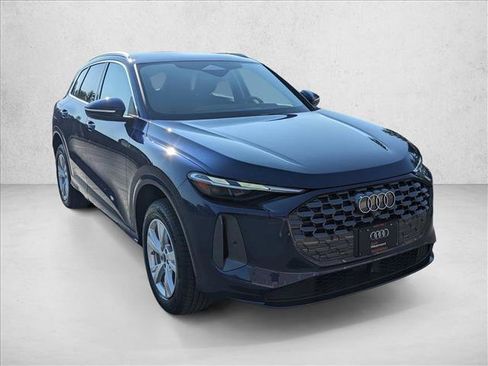 Used 2025 Audi Q5 Premium image 3