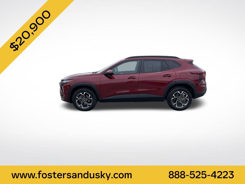 Used 2024 Chevrolet Trax LT w/ Sunroof Package FWD image 2
