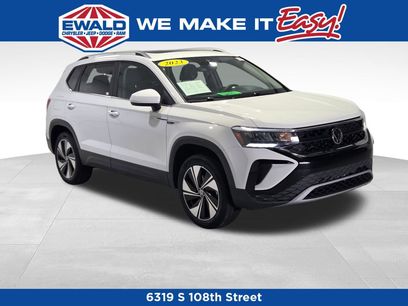 Used 2023 Volkswagen Taos SE w/ Panoramic Sunroof Package