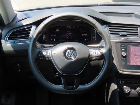 Used 2021 Volkswagen Tiguan SEL AWD/4WD image 19