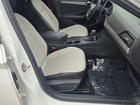 Used 2020 Volkswagen Jetta R-Line image 15